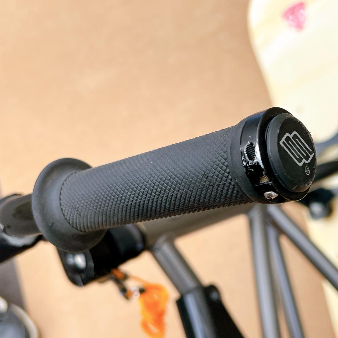 【送料込み✨良品】the lworx スノーモト