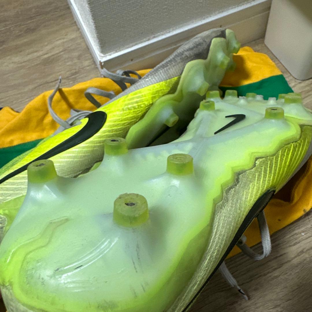 NIKE ファントムGX2 エリート　AG 28