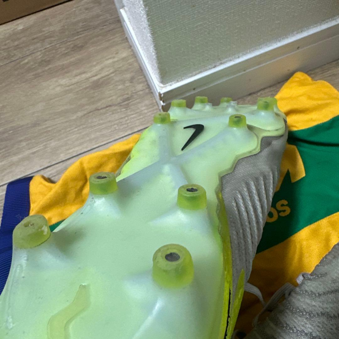 NIKE ファントムGX2 エリート　AG 28