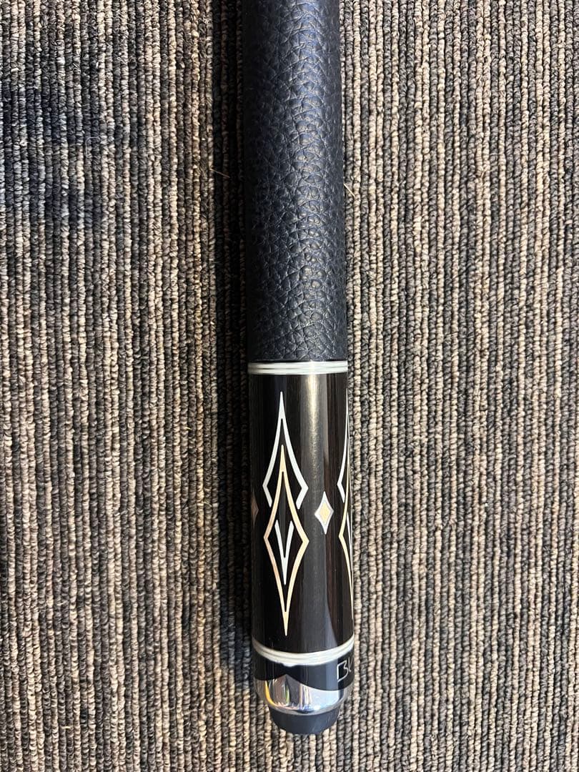 ビリヤード　キュー　プレデター　BLACK4-2 Revo