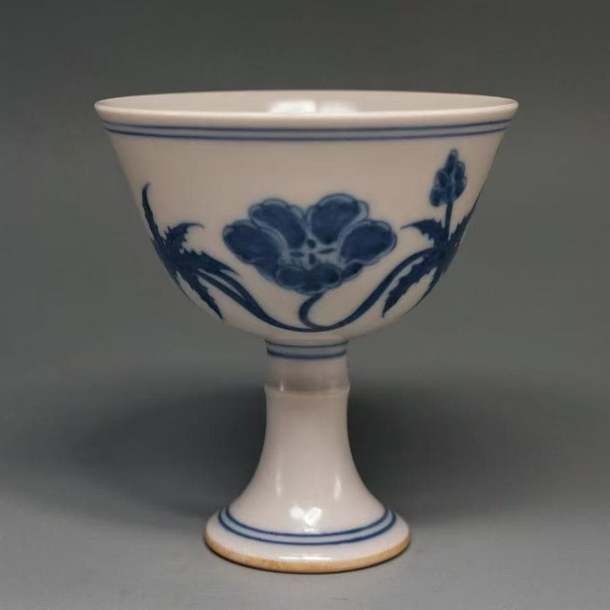青花 花卉文 高足杯 青い花柄 盃