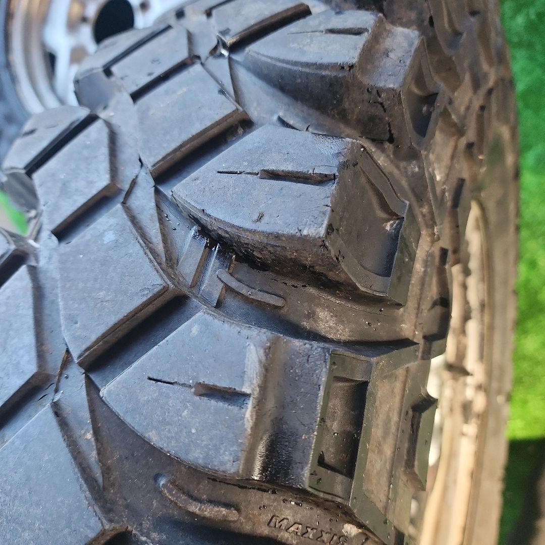ジムニー(ゴツゴツ)タイヤー　山道　Ja11