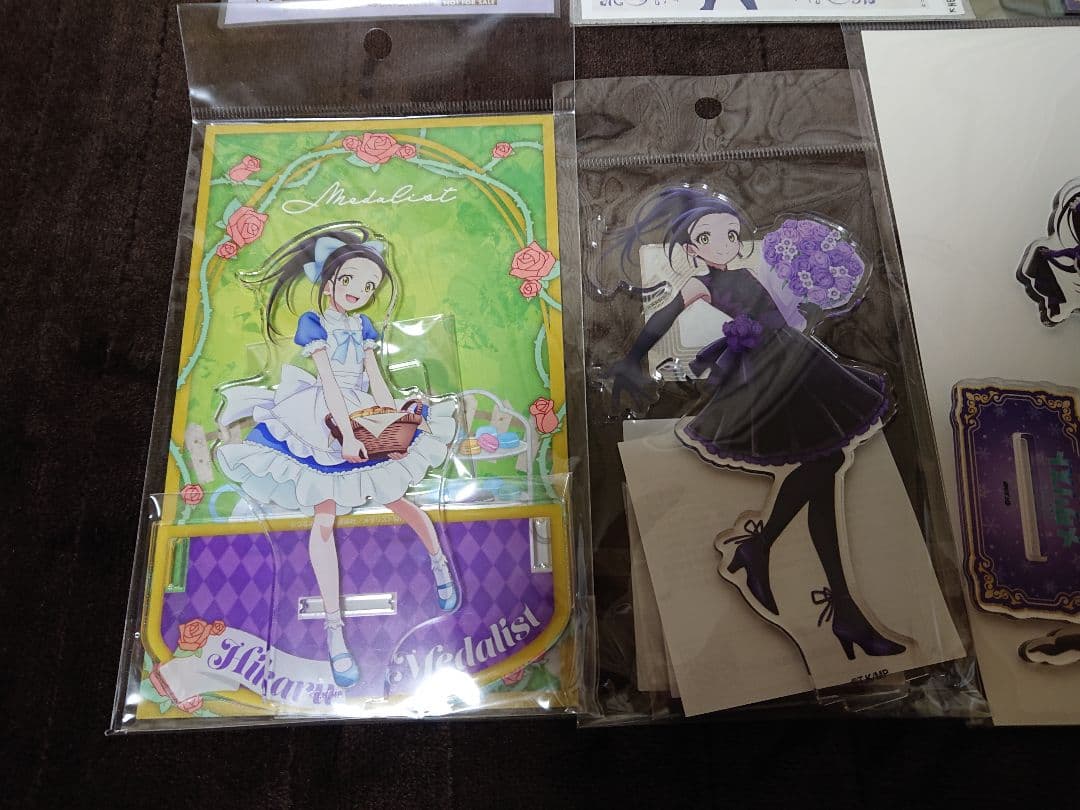 メダリスト 狼嵜光 グッズいろいろ アクリルスタンド 缶バッジ ステッカー 紙類