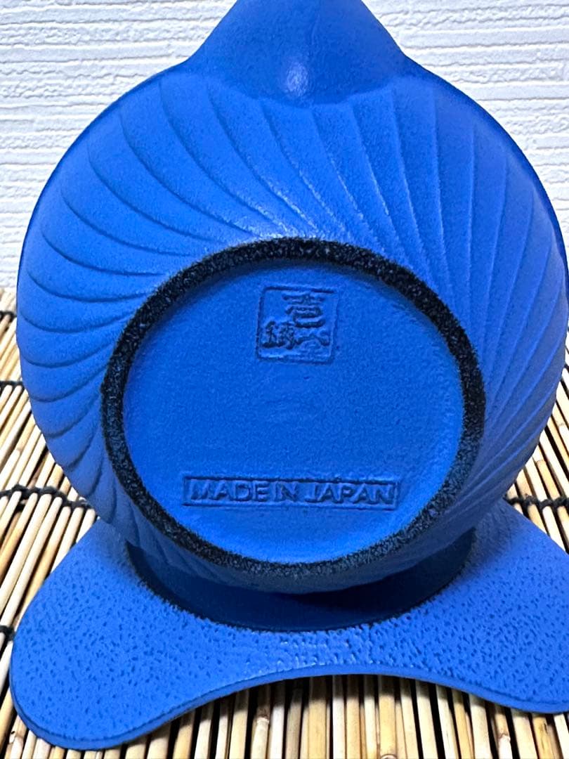 壱鋳堂造　中村義隆デザイン　ティーポット 蕾　０.４リットル　トリベット 雫