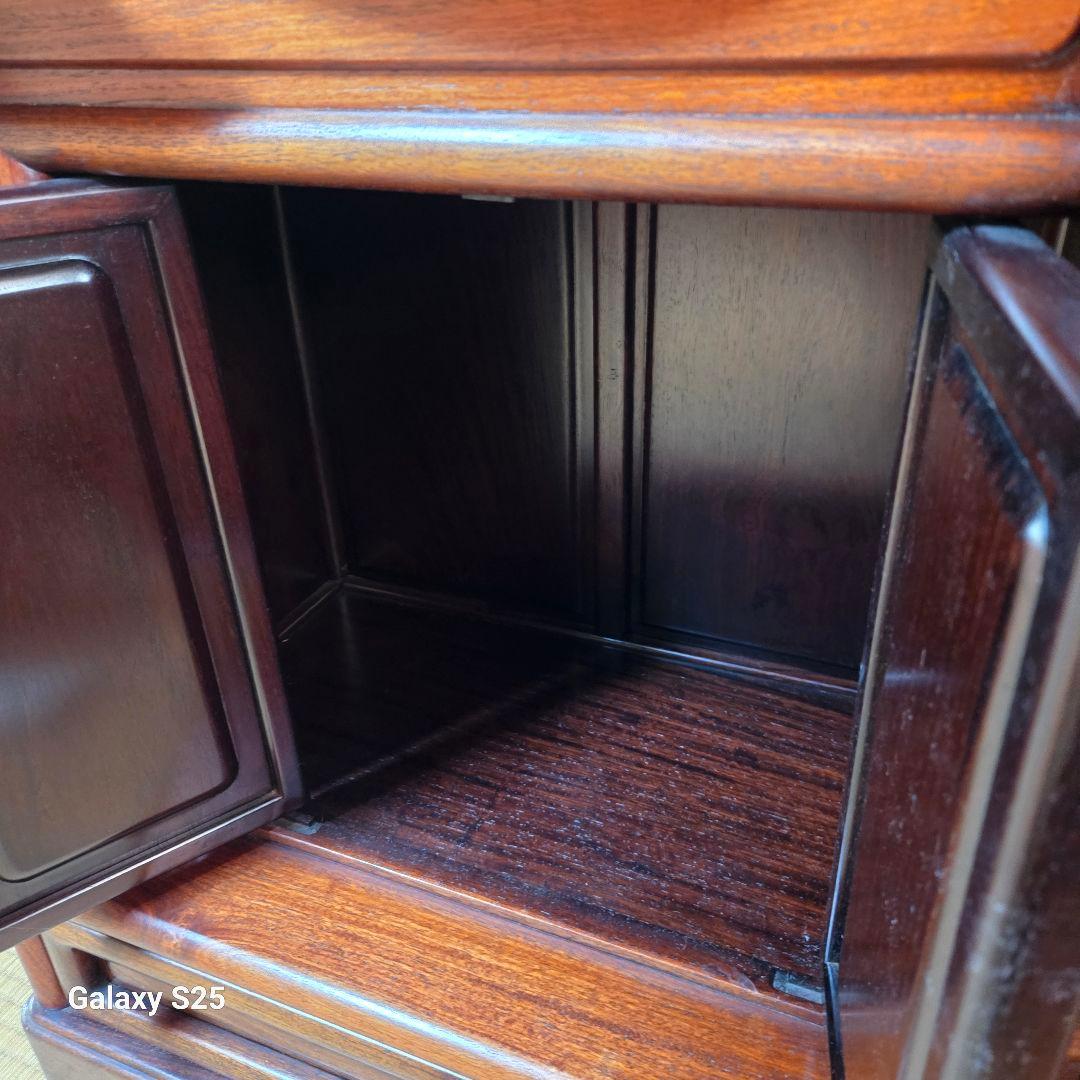 水屋箪笥　美しい彫刻の茶棚　飾り棚