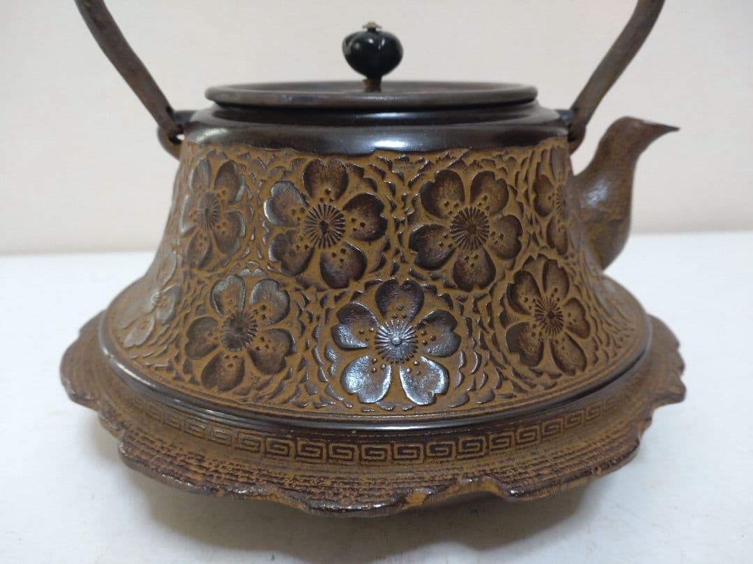 鉄瓶 龍盛堂 桜紋鉄瓶 栞 茶道具 煎茶道具