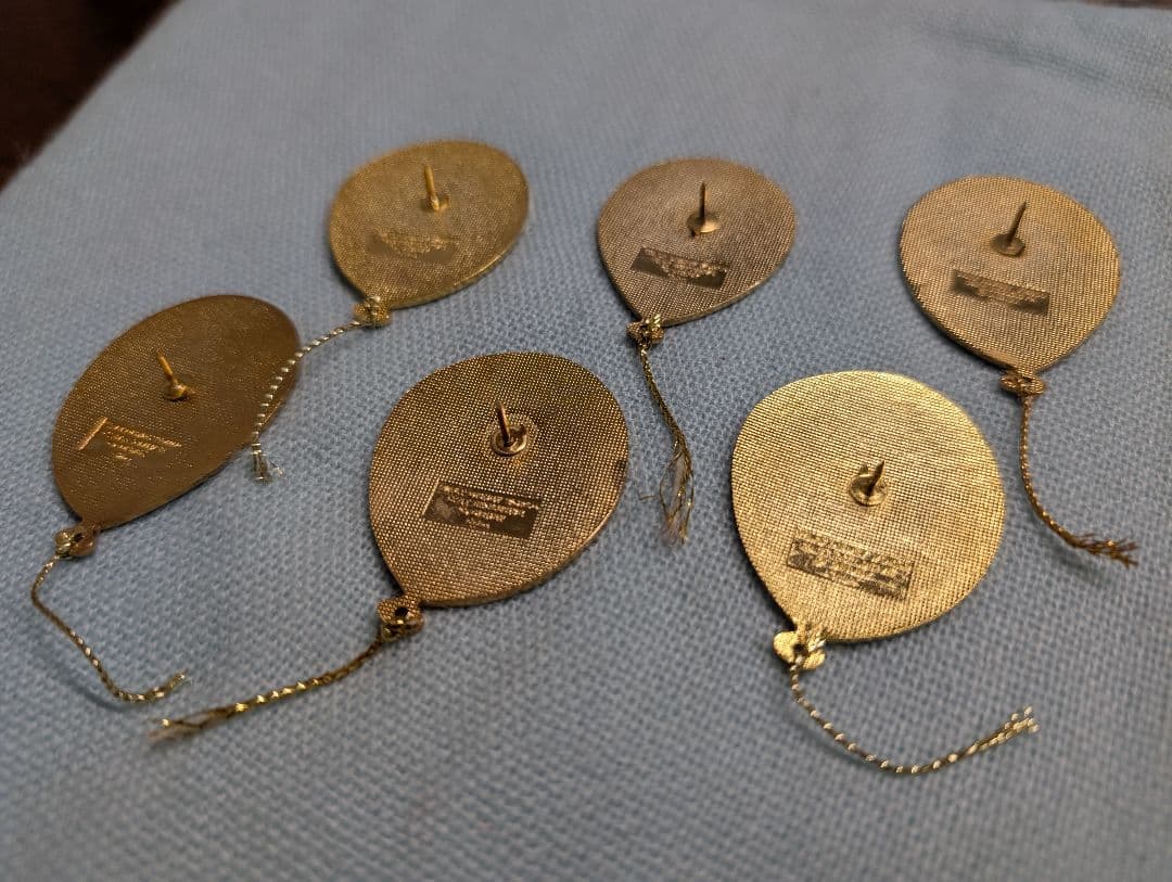 WDWキャスト限定バルーンピンバッチ