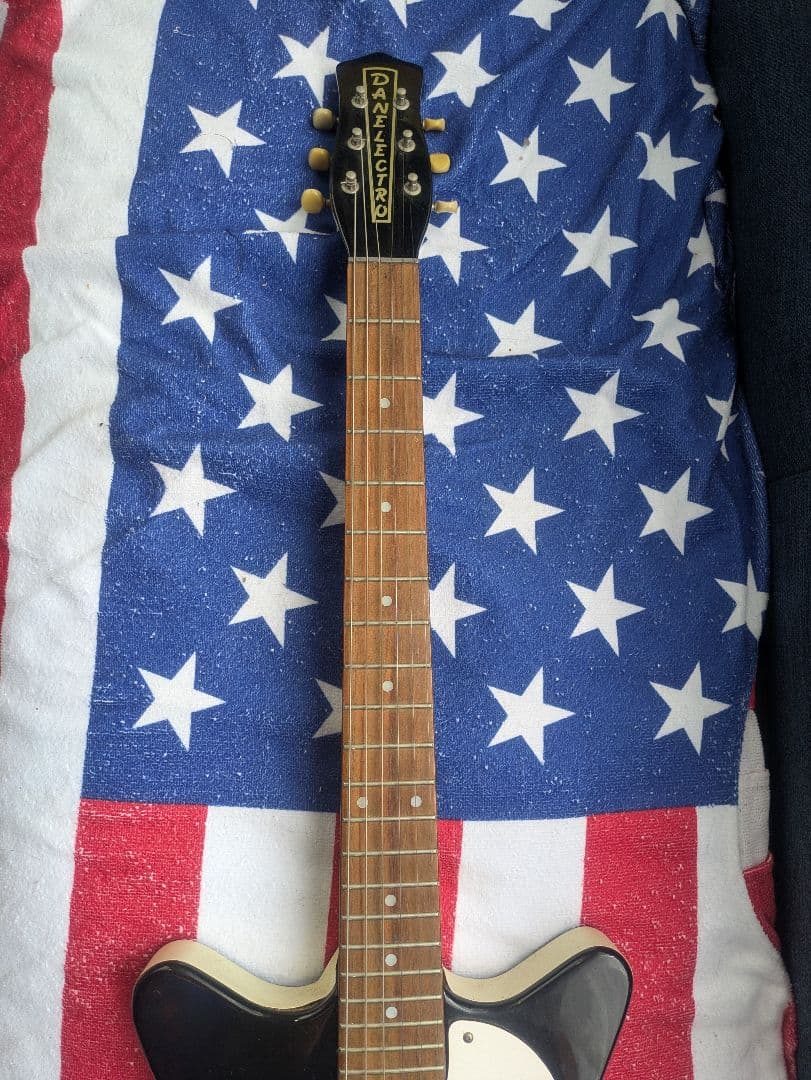 ジミー・ペイジ愛用！　Danelectro エレキギター