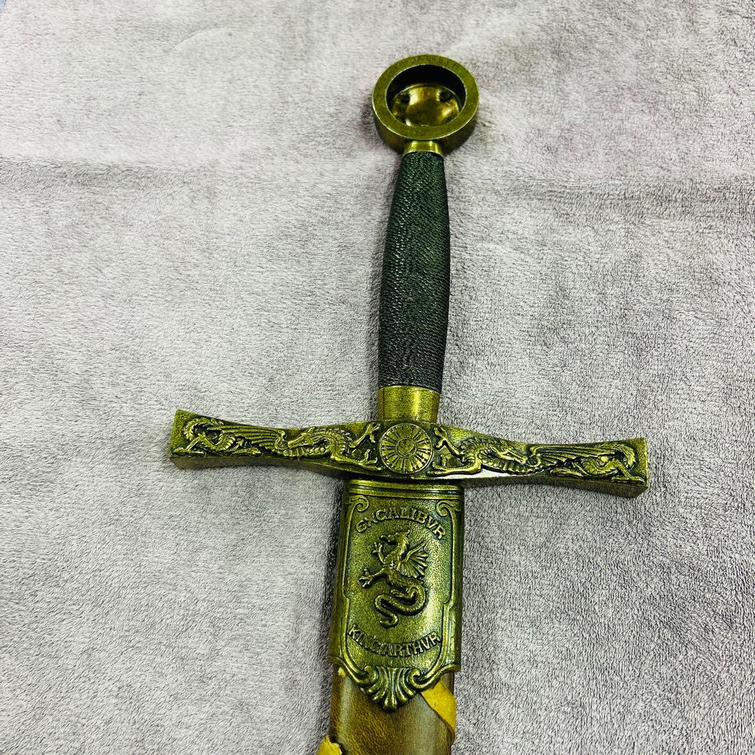 金属製の彫刻入り剣 約120cm