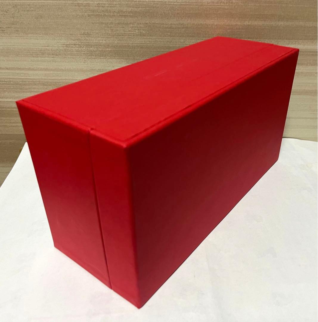 Vivienne Westwood コラボ　Schuco ミニカー　レッド