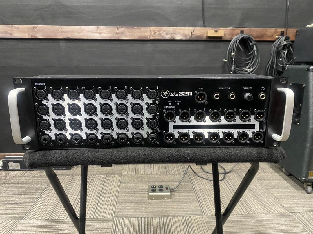 Mackie DL32R デジタルミキサー