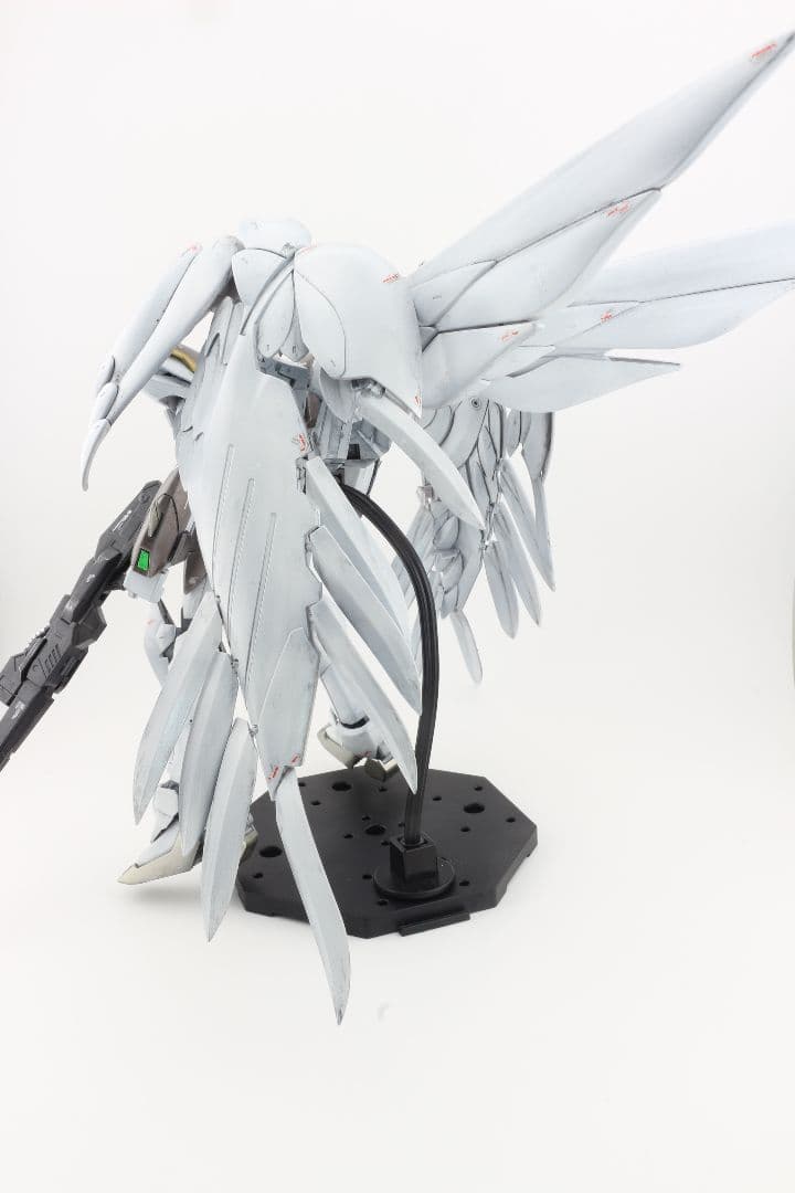 MGウイングガンダムゼロEW塗装済み　完成品