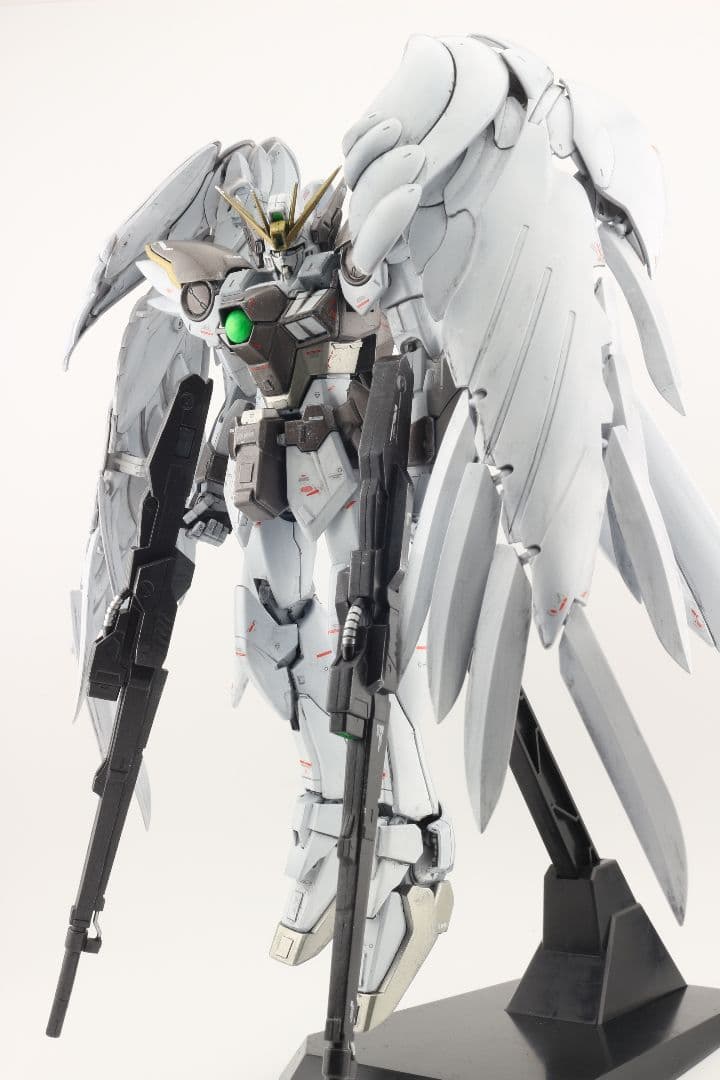 MGウイングガンダムゼロEW塗装済み　完成品