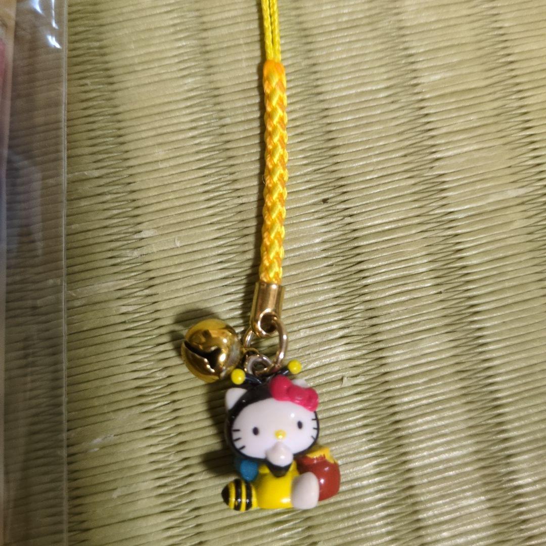 Hello Kitty ご当地 ボールペン　２本と根付