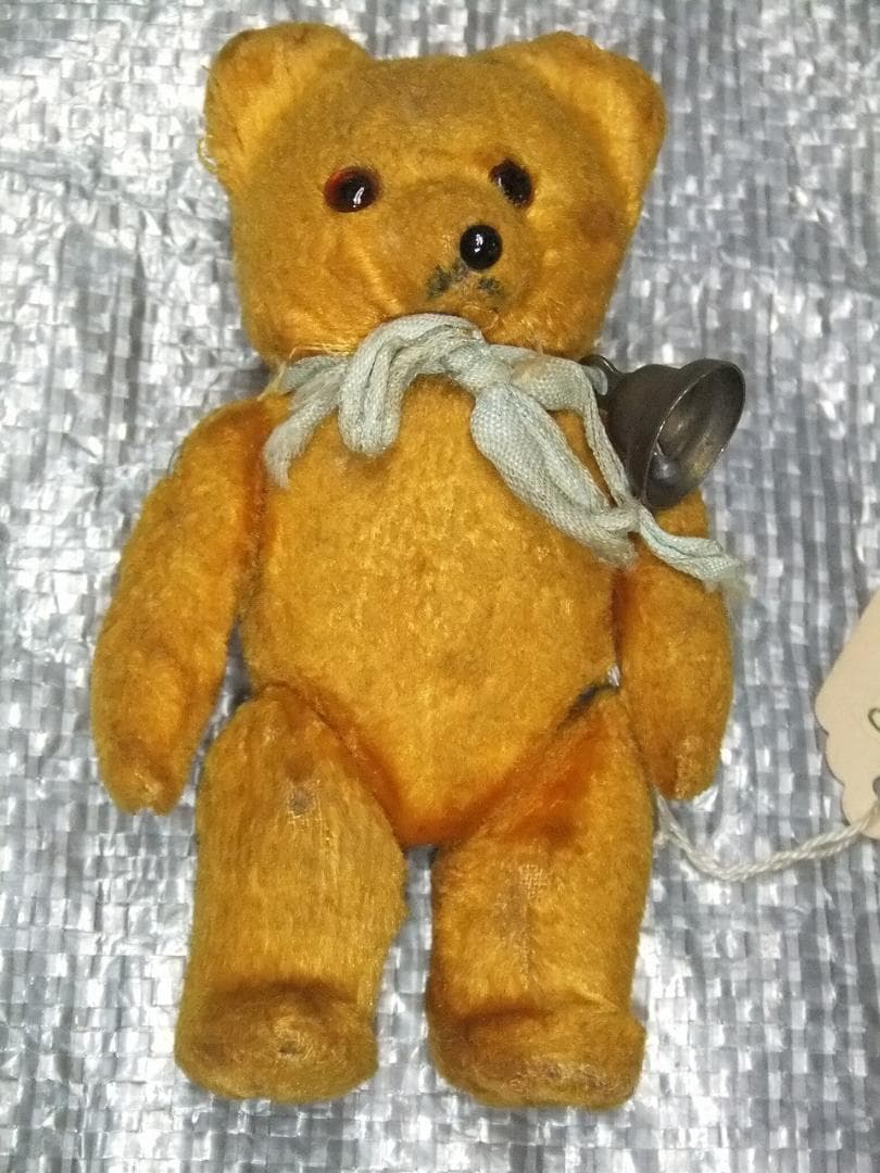 175.00 イギリスポンド値札がついたままのベアちゃん　時代色付きです