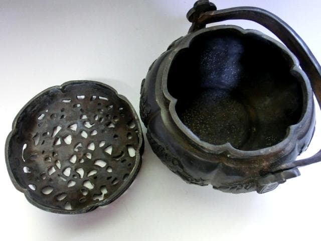 手炉■銅製 透かし花唐草 花鳥紋 大明宣徳 灰器 火器 手あぶり 香炉 時代物