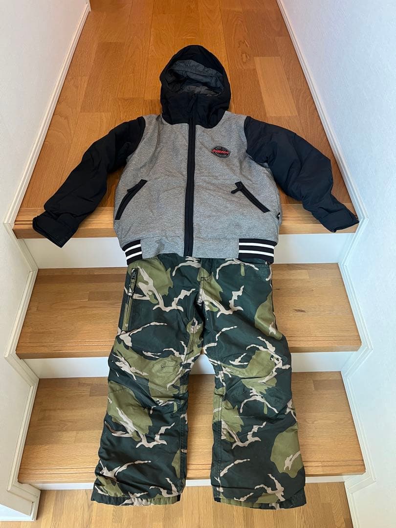 Burton 子供用 スノーボードウェア 上下セット XS （グローブ付き）
