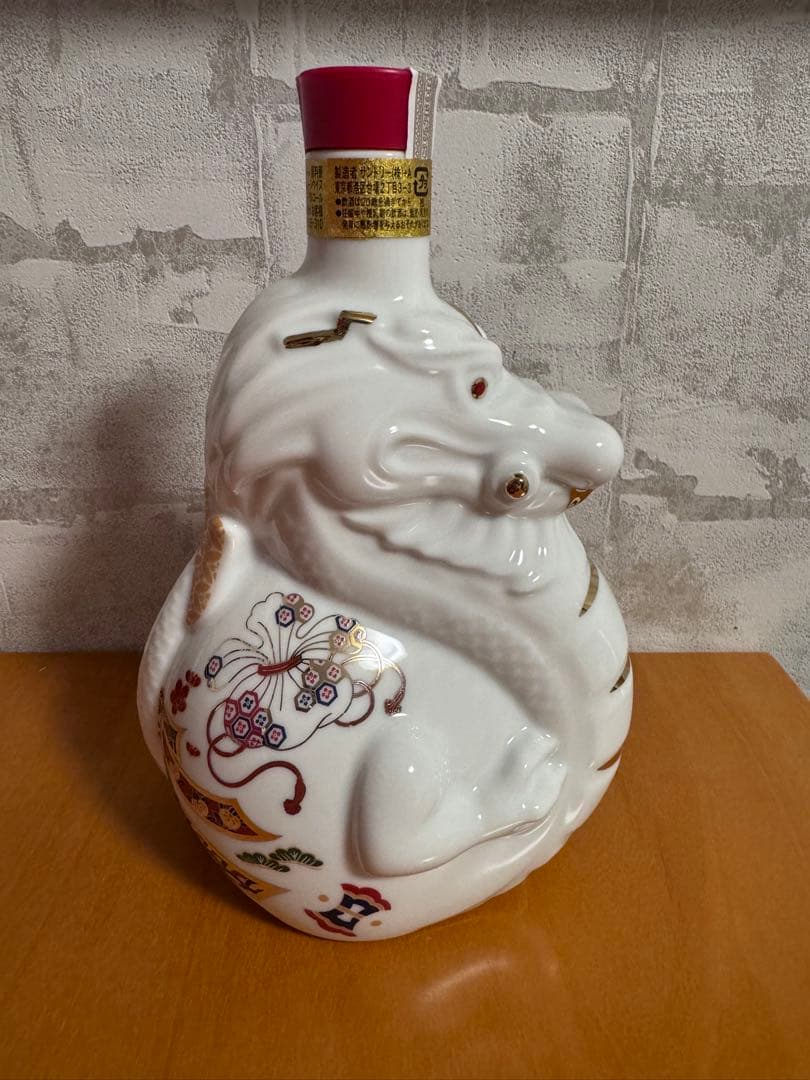 サントリーウイスキーローヤル　辰歳ボトル　干支ボトル　2024年