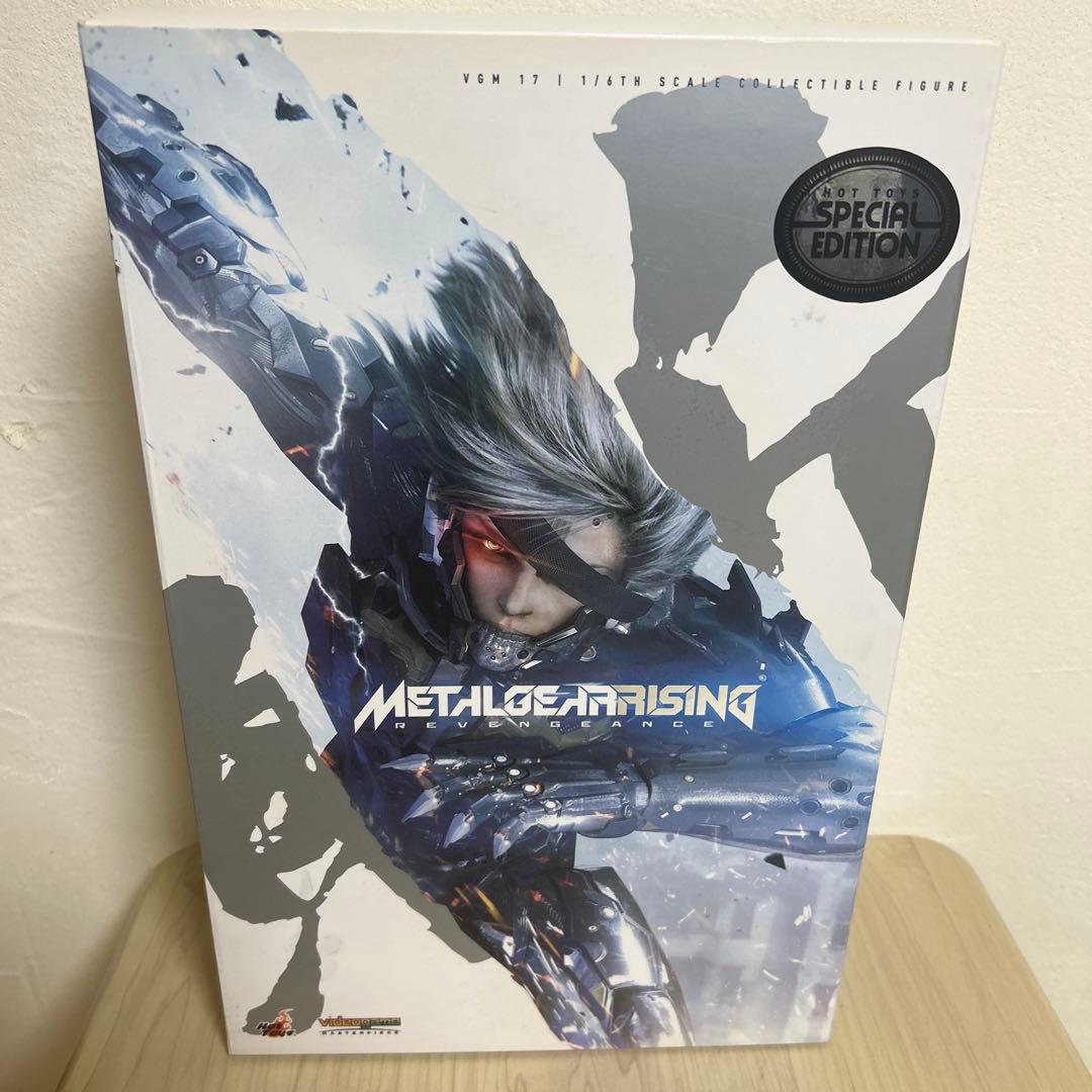ロボット hot toys LGEAR RISING:REVENGEANCE