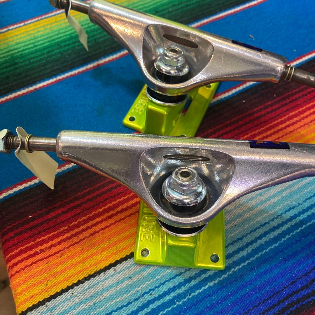 Venture スケートボード トラック シルバー/イエロー5.2h