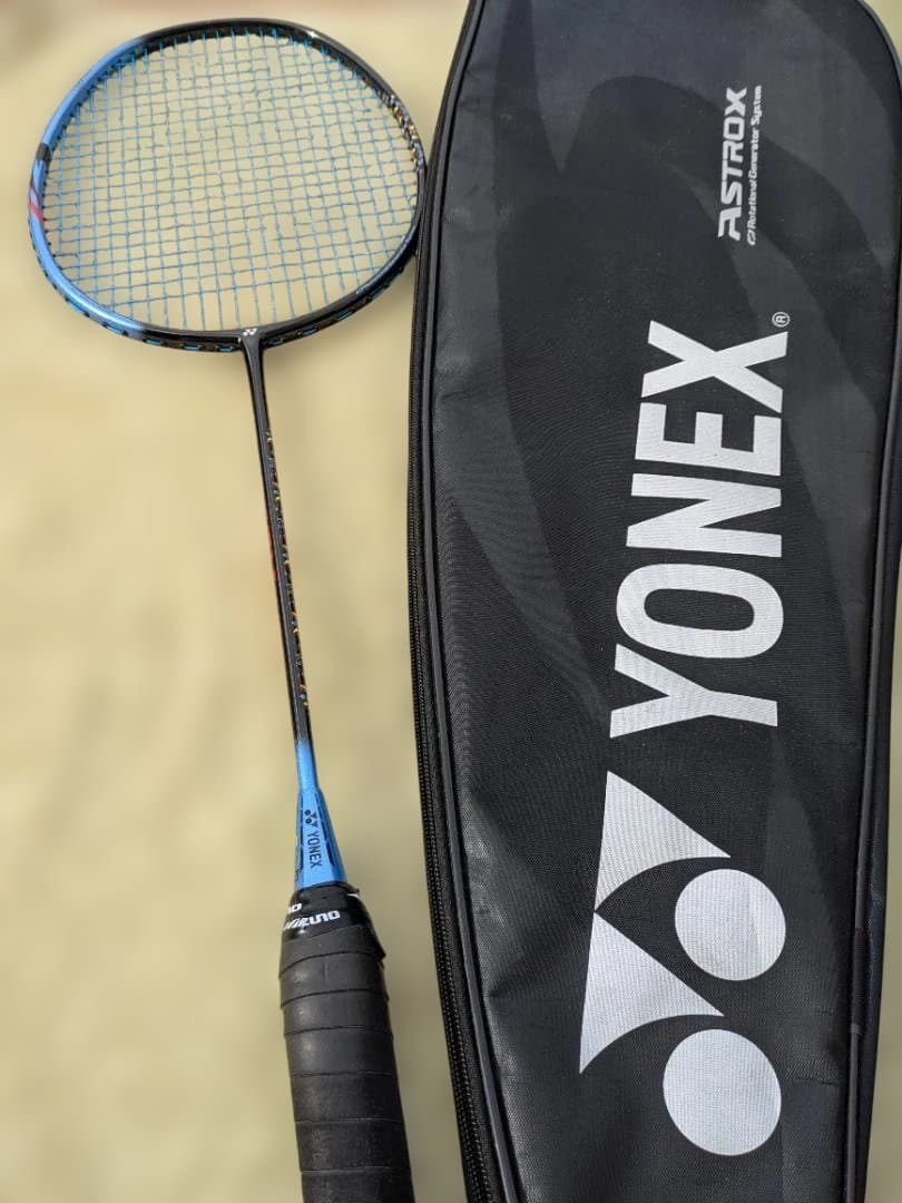 YONEX(ヨネックス) Astrox Smash (73g/G4) 　ケース付