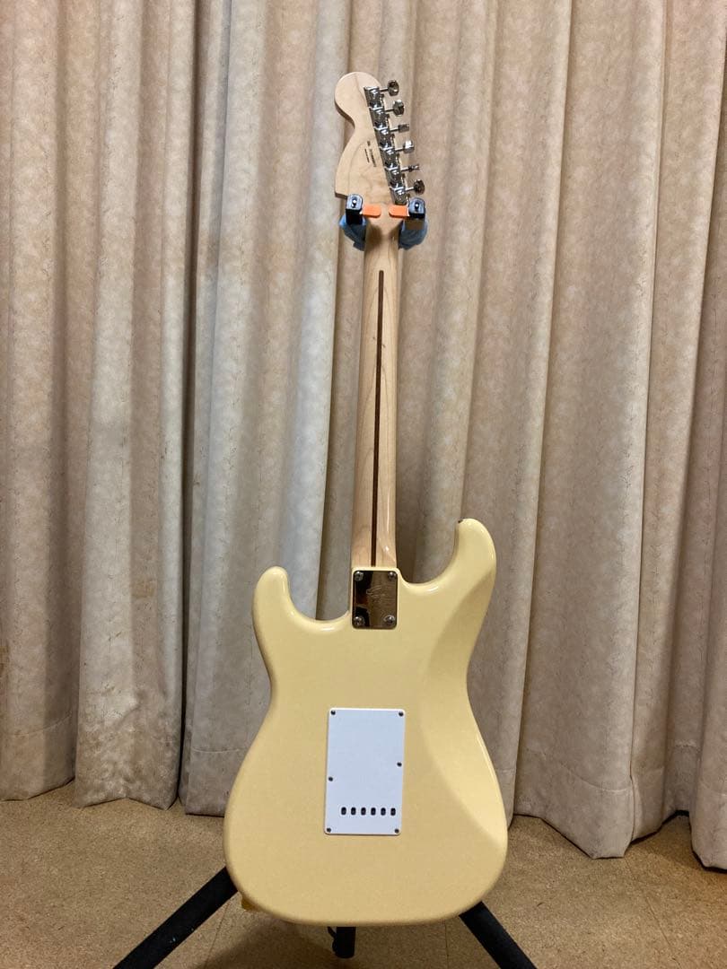 フェンダージャパンイングウェイマルムスティーンシグネイチャー　ストラトキャスター