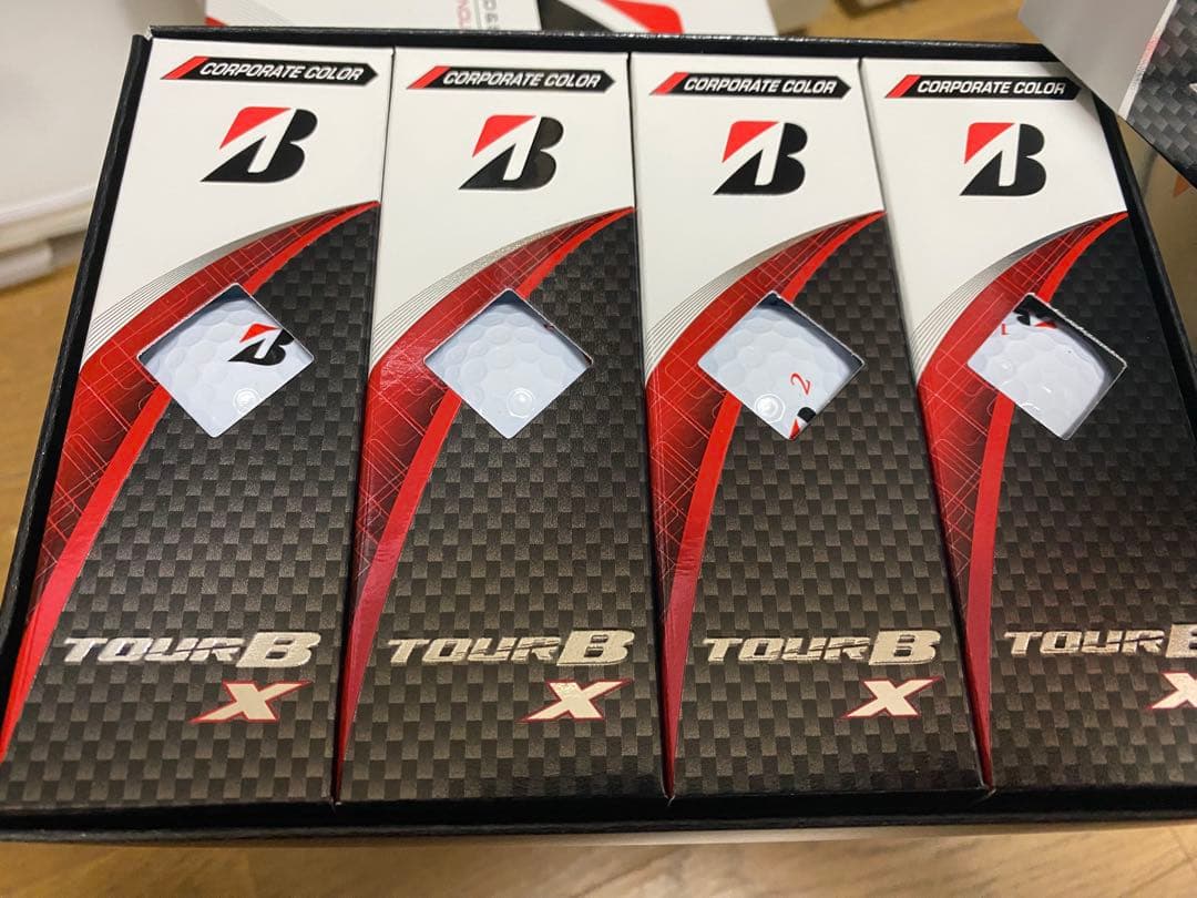 週末値下　ブリヂストン TOUR B X ゴルフボール 4ダース　48球