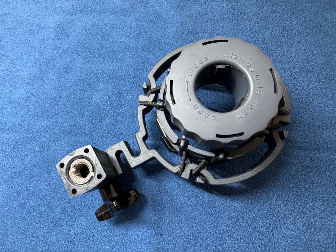 コンデンサーマイク AKG C214