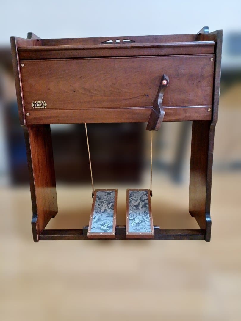 足踏みオルガン