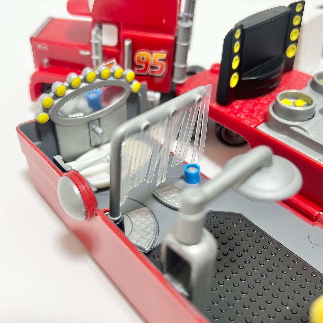 マテル　カーズ　Mack truck playset ライトニングマックイーン