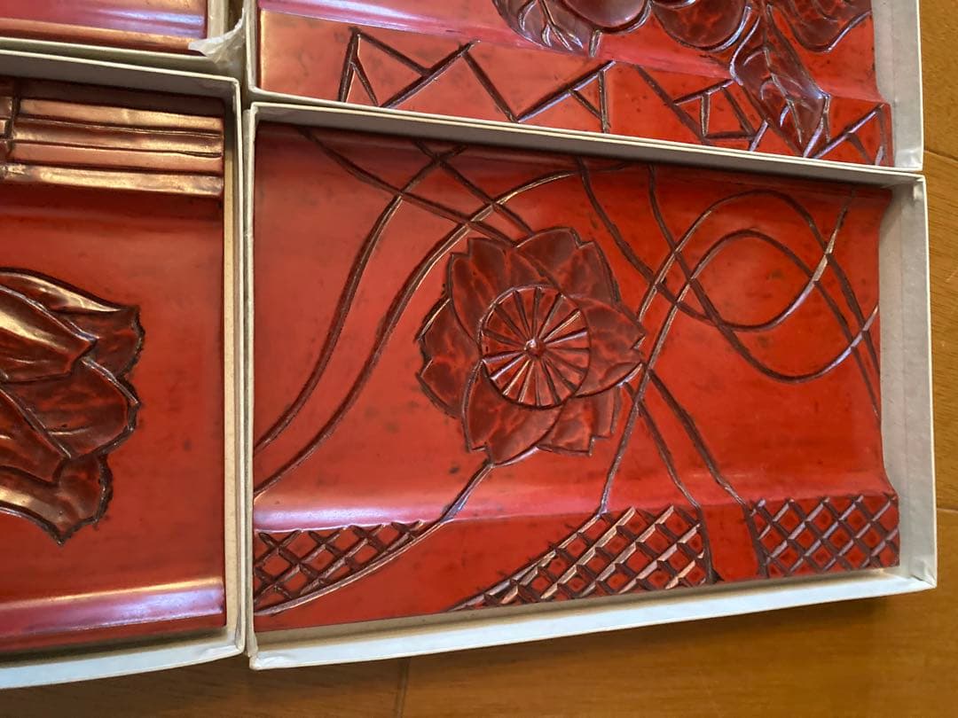 赤い漆器 膳 6枚セット 花彫刻