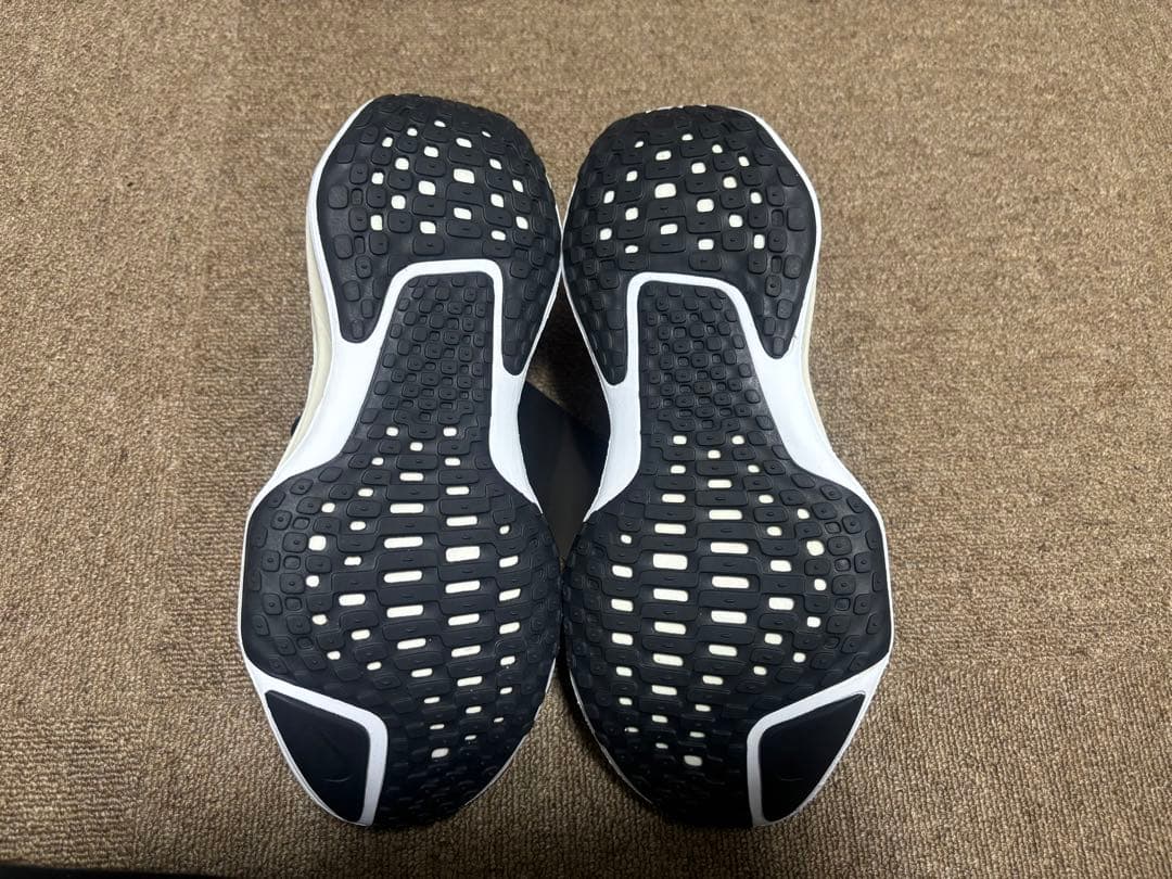 NIKE ZOOMX INVINCIBLE RUN FK3新品　26cm