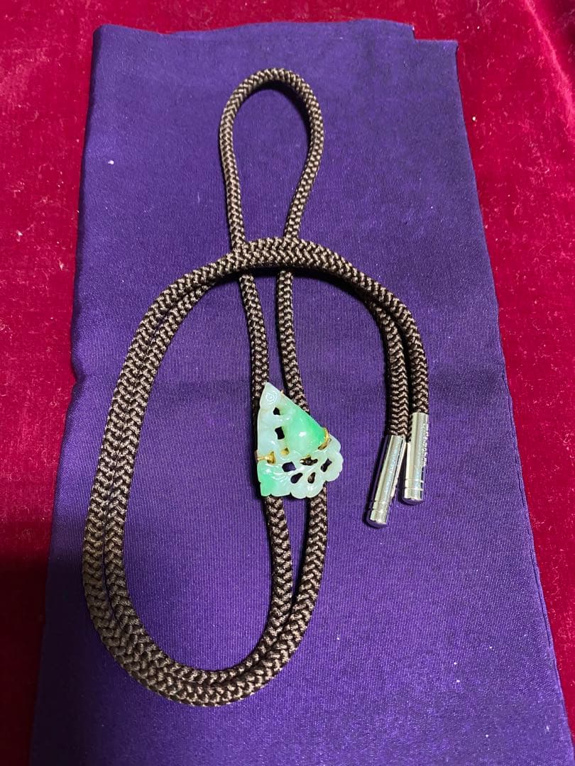 18金と翡翠のループタイ