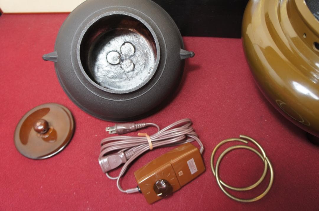 ☆さびない野々田合金製朝鮮風炉釜 唐銅蓋 410W電熱器(可変) 敷板送料込み