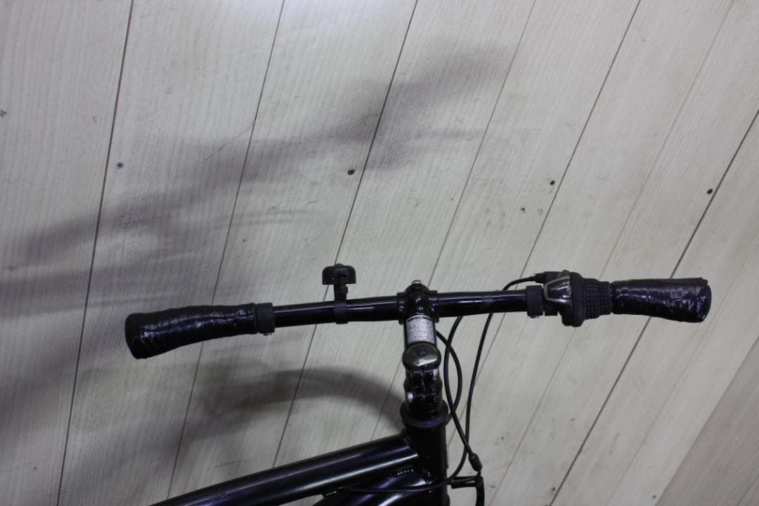 FERRARIフェラーリ 700C アルミ シマノ7速430mm クロスバイク