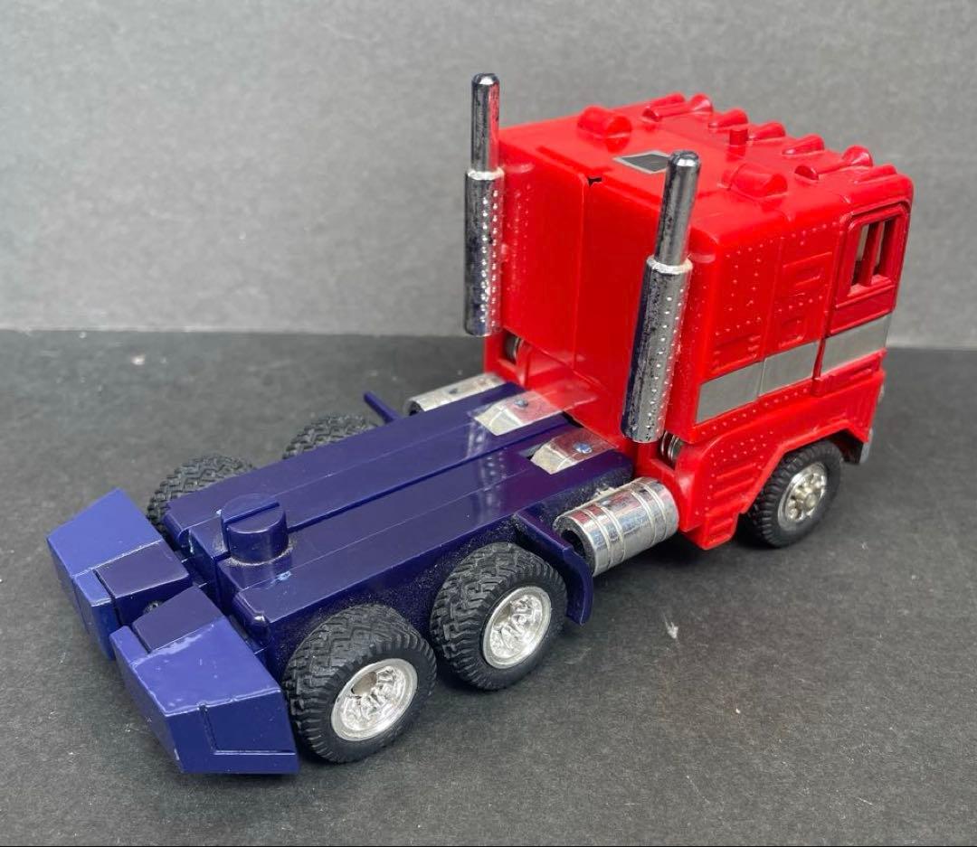 旧タカラ　トランスフォーマー　サイバトロン 総司令官　コンボイ　開封品