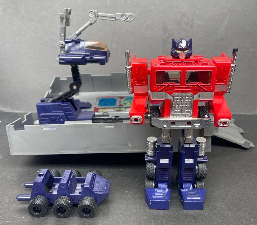 旧タカラ　トランスフォーマー　サイバトロン 総司令官　コンボイ　開封品