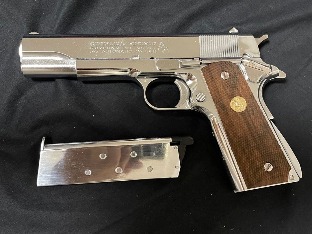 東京マルイ コルトガバメントシリーズ70 ニッケルフィニッシュ/カスタムグリップ