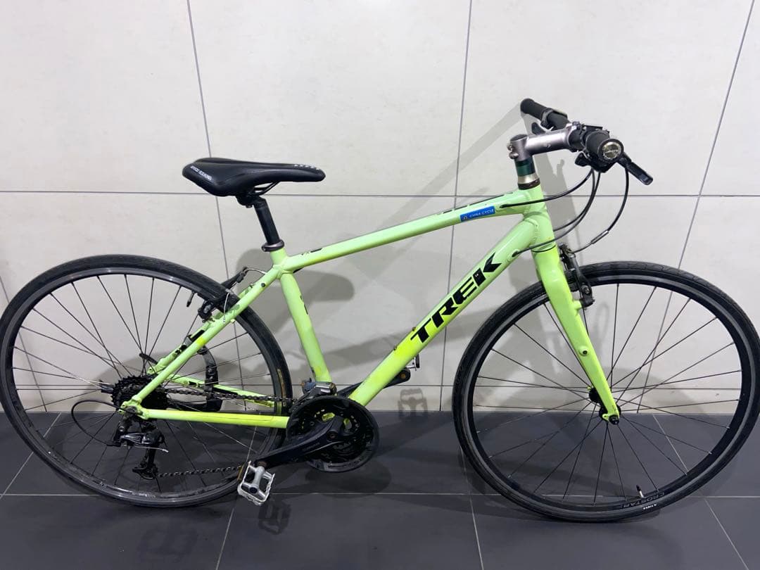 TREK FX7.4 クロスバイク　トレック fx7.3 自転車　fx23415