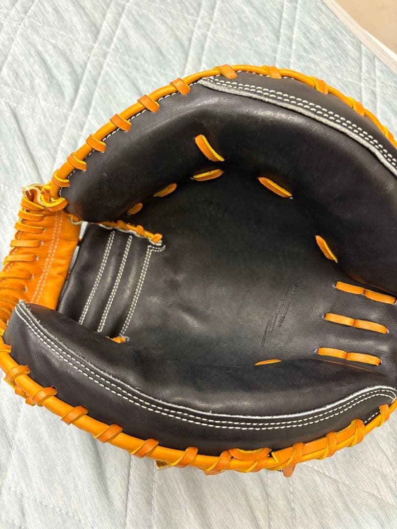 キャッチャーミット 黒/オレンジ