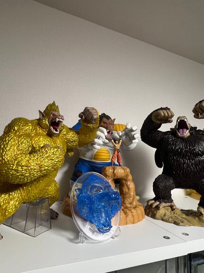 大人気！大猿フィギュア三体セット！大猿クリアディスプレイ付き♪