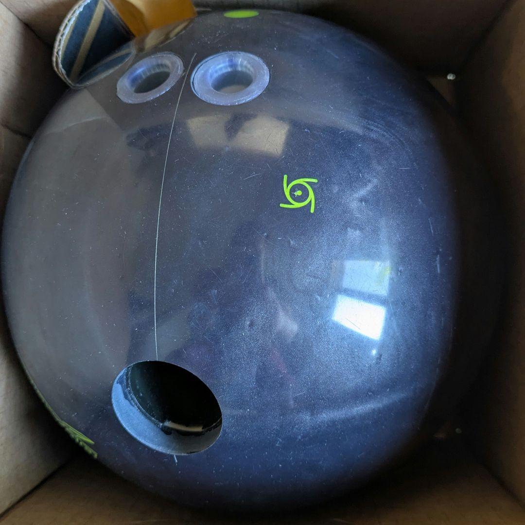 LIGHTNING BLACKOUT 15P ボウリングボール