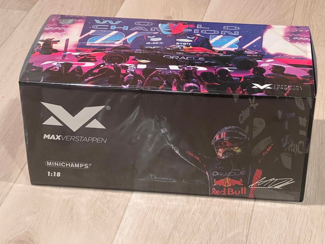 フェルスタッペン別注 ミニチャンプス 1/18 レッドブル RB19