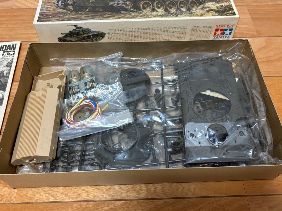 タミヤ 1/35 アメリカ陸軍 M551 シェリダン空挺戦車 リモコン 未組立