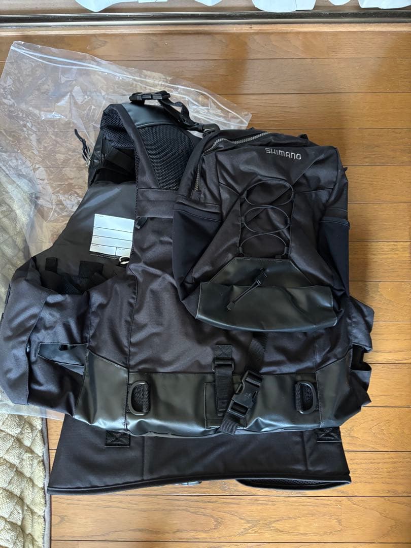 シマノ　サーフトリッパーベストVF-275Wブラック