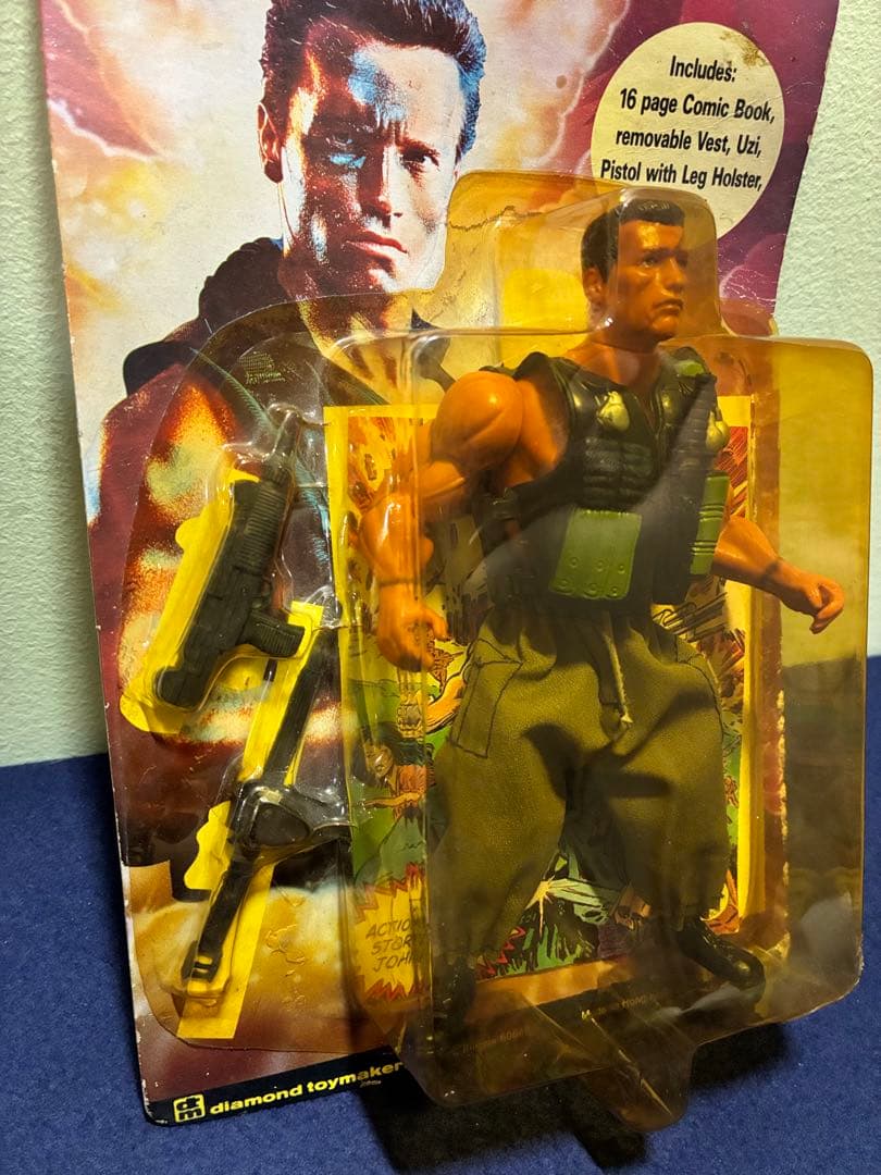 コマンドー シュワルツェネッガー アクションフィギュア コミック付き 1985年