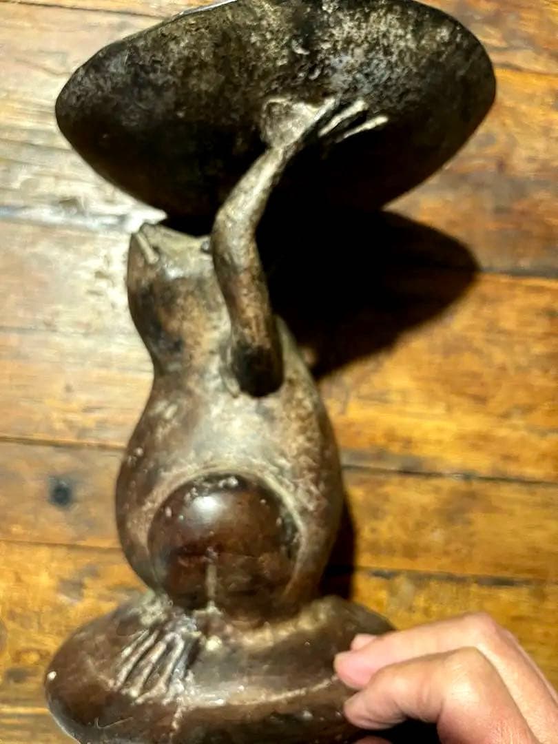 カエル型金属オブジェ 高さ約20cm