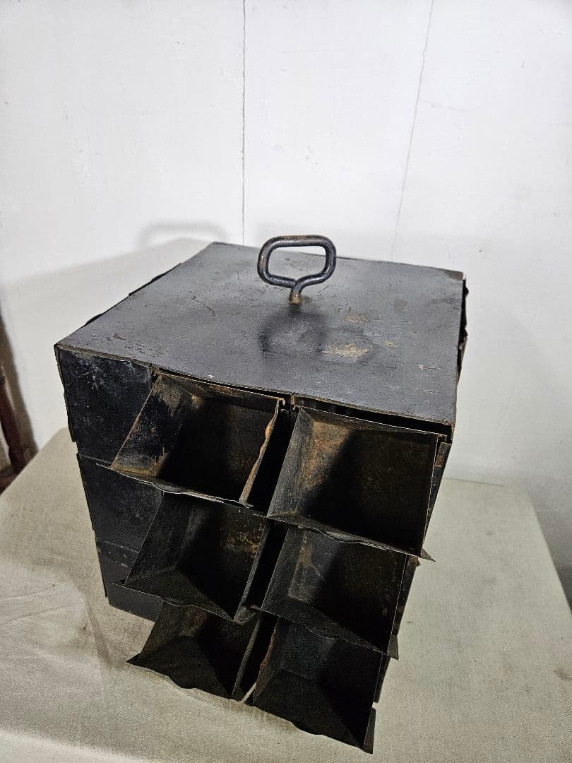 USヴィンテージ アイアンのロータリーボックス インダストリアル パーツケース