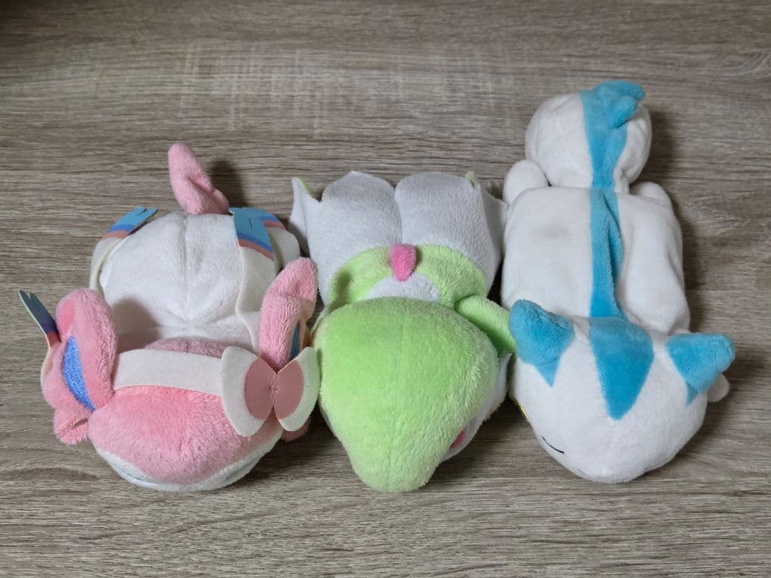 ポケモン　くったりぬいぐるみ　ニンフィア　サーナイト　パチリス