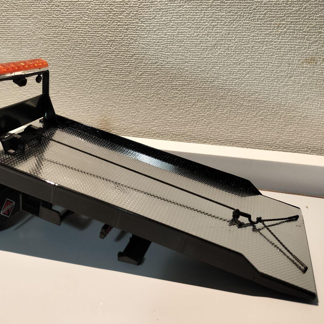 1/24 ミニカー インターナショナル 積載車 レッカー車 ホワイト
